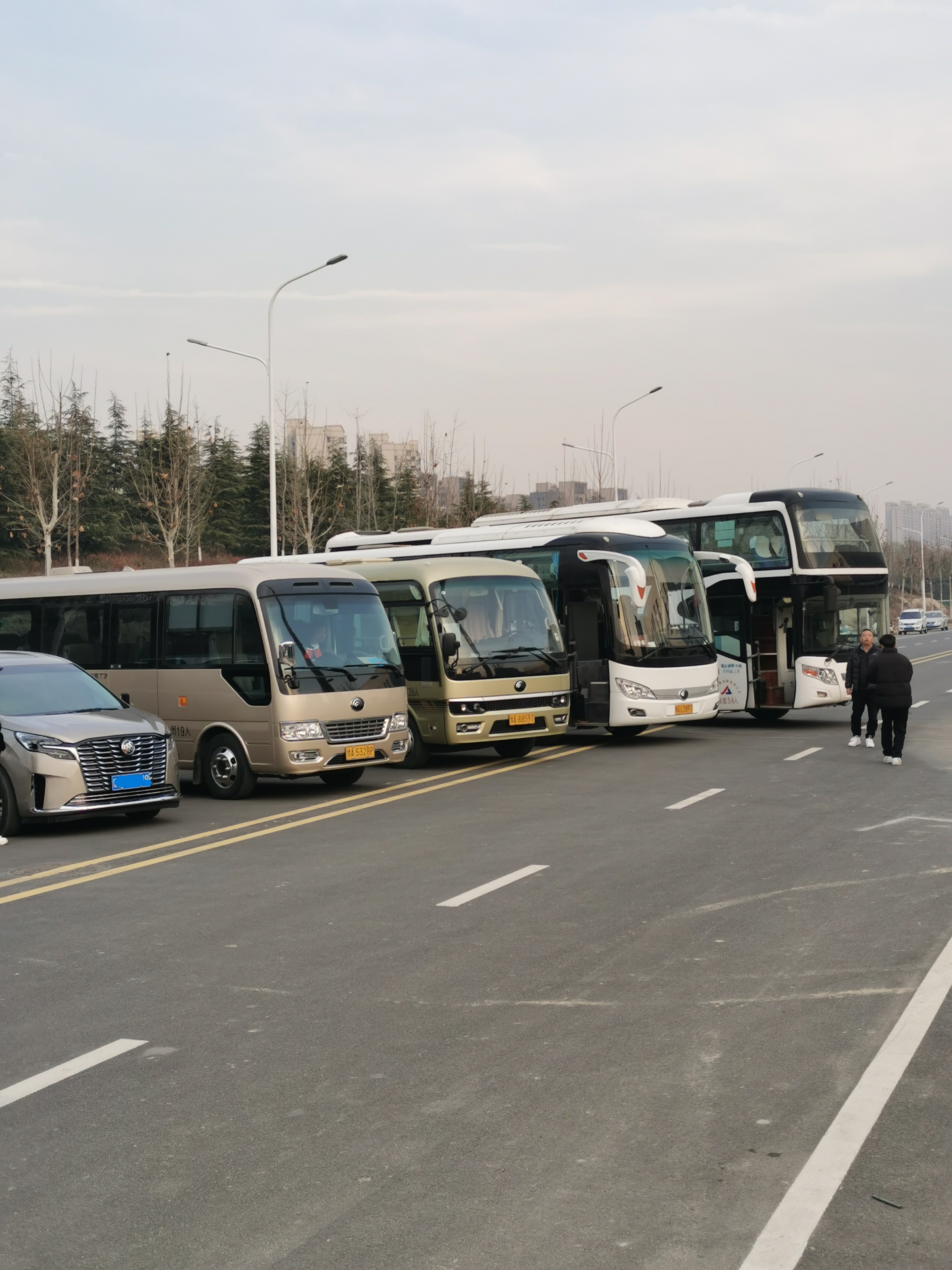 郑州租车自驾-5至54座车型齐全